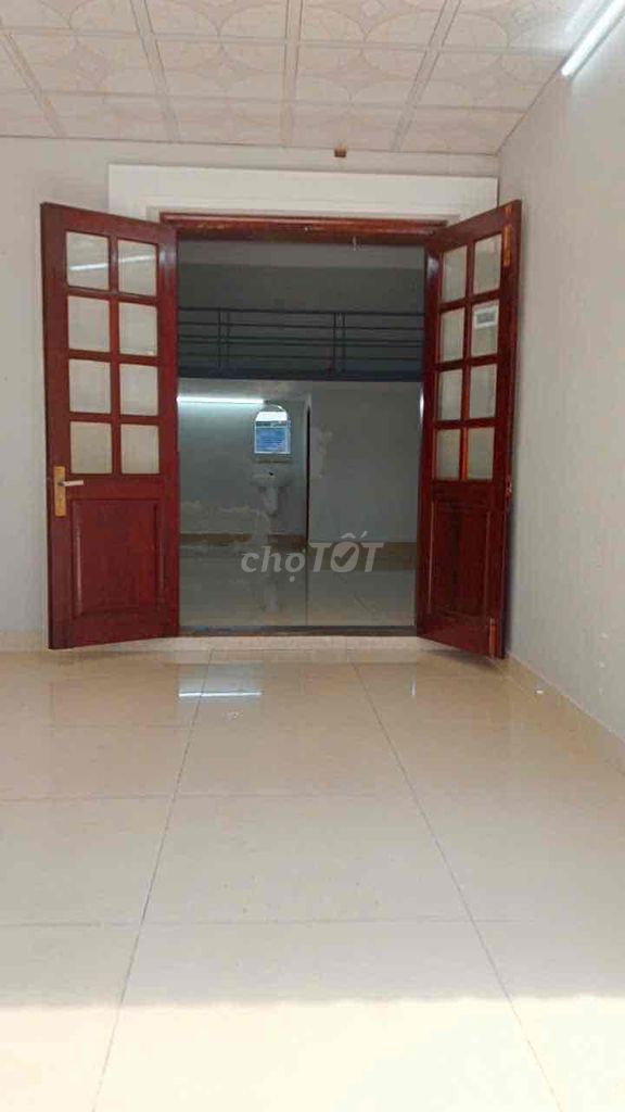 We'll rent them to an apartment. It's a Gò Vấp block street.