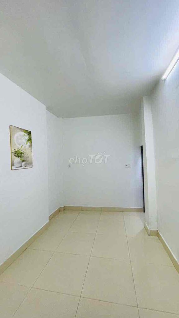 Rent an alley 6th,19 Phạm Văn Đồng Gò Vấp.