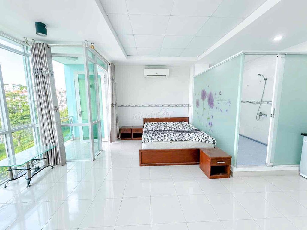 The balcony room, no tram, no pet, stairs 3rd floor.