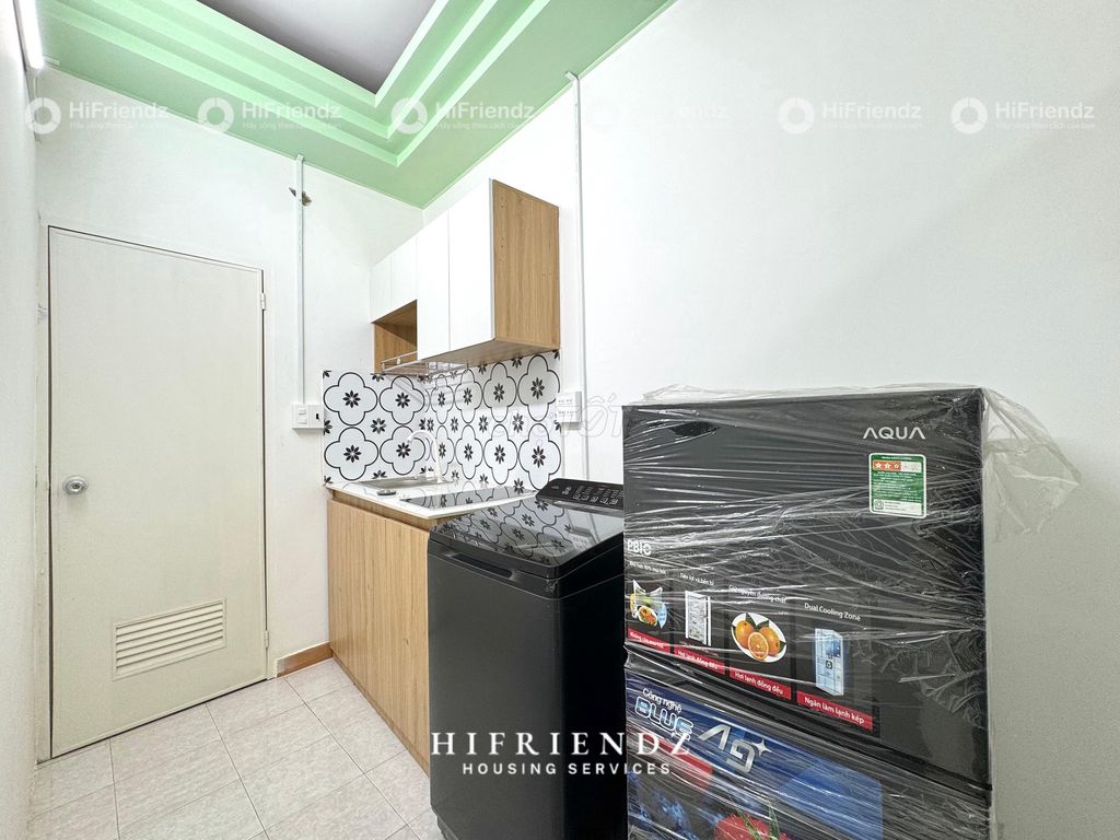 Super. A full-in-the-art kitchen room at the heart of District 5 near the medical university.