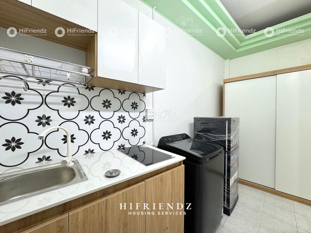 Super. A full-in-the-art kitchen room at the heart of District 5 near the medical university.