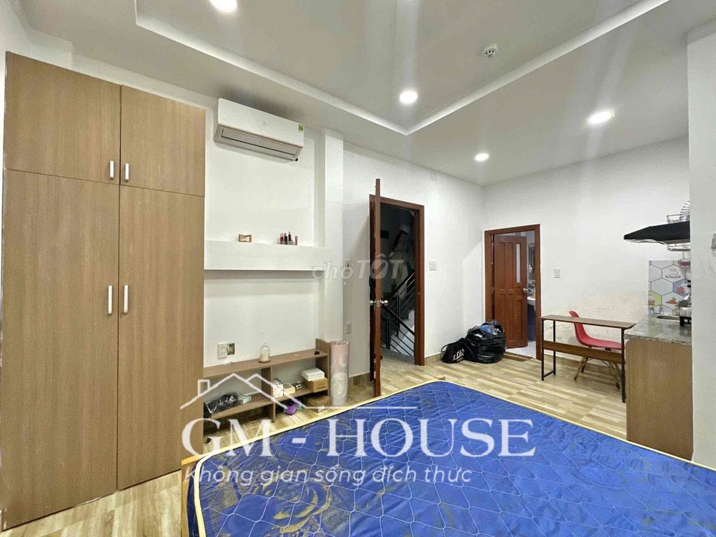 Rent studio full ntcb - how staff academy 200 meters - Chu Văn An