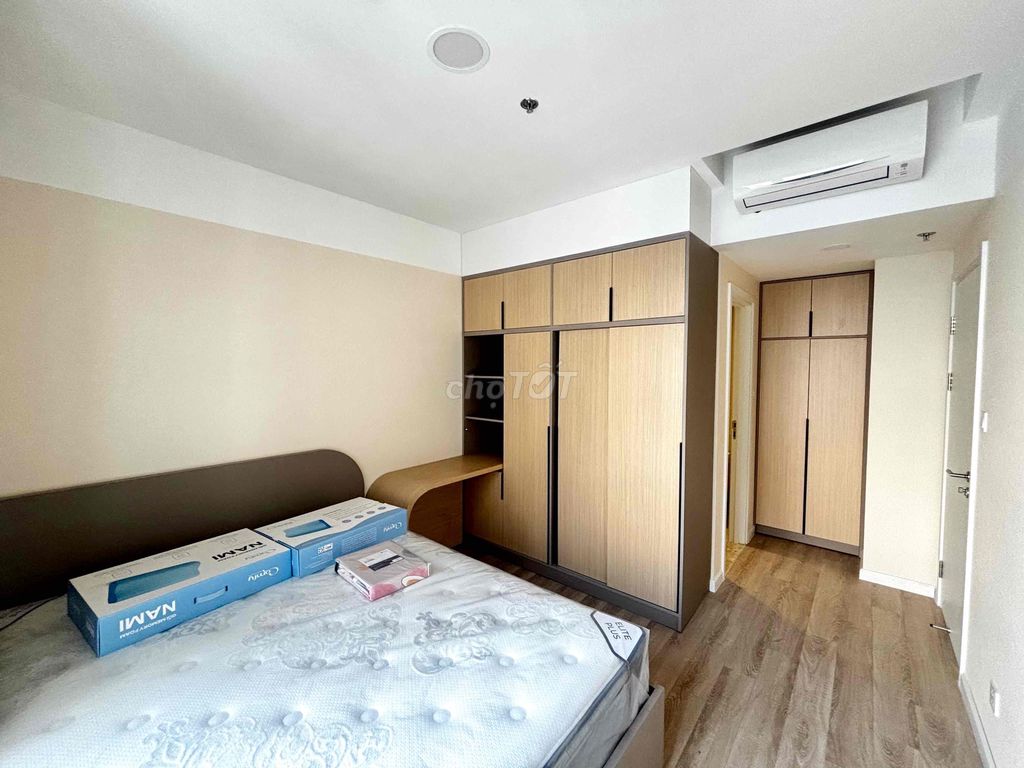 Rent two bedrooms. Full interior.