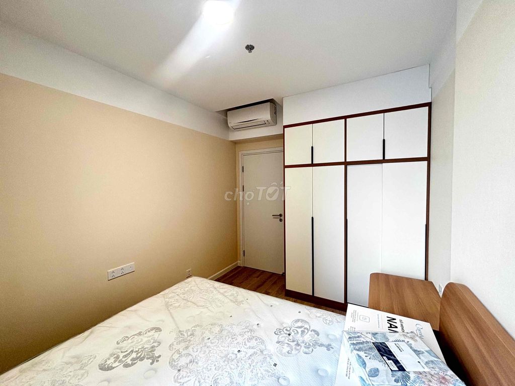 Rent two bedrooms. Full interior.