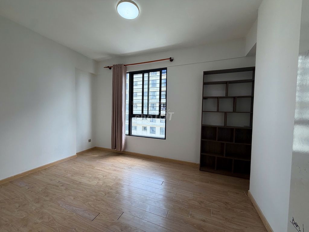 The corner block A1 – the long balconies--full interiors only 10 million!