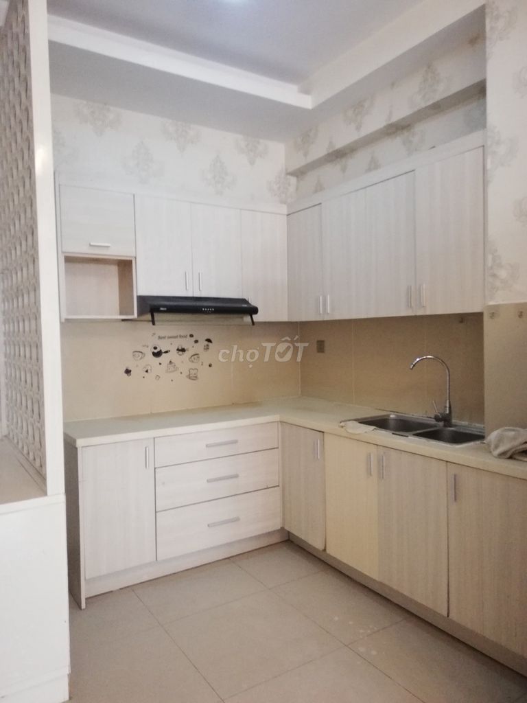 3 sleeping rooms 97 M2 – era Town only 9.5 million with interiors.