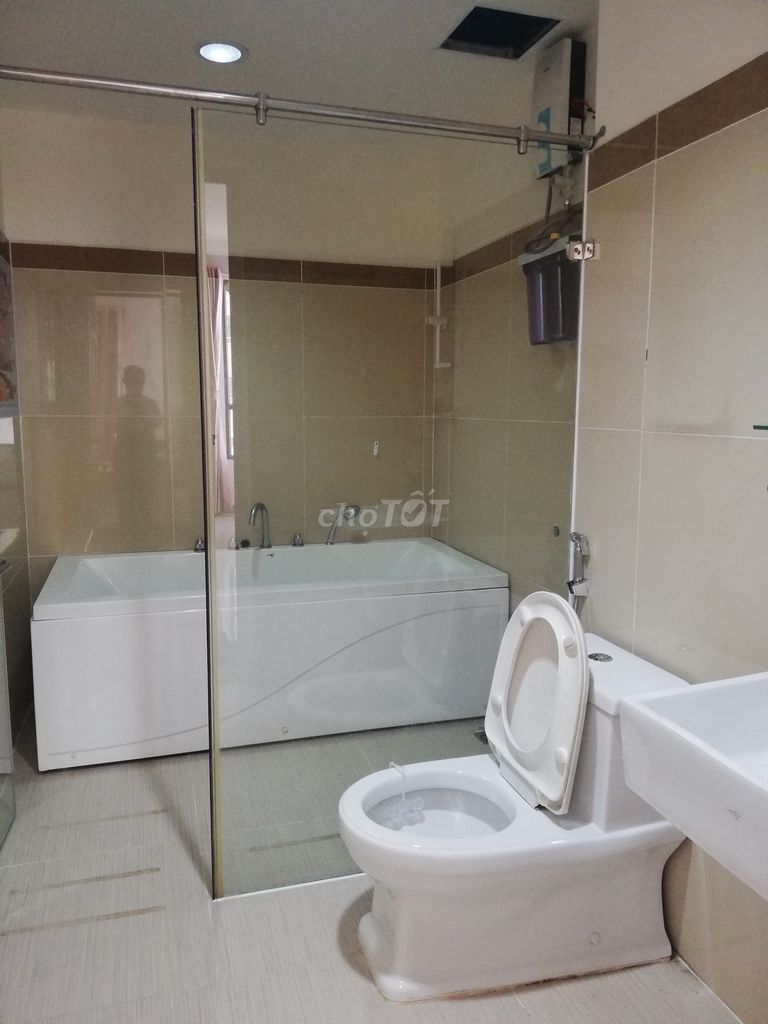 3 sleeping rooms 97 M2 – era Town only 9.5 million with interiors.