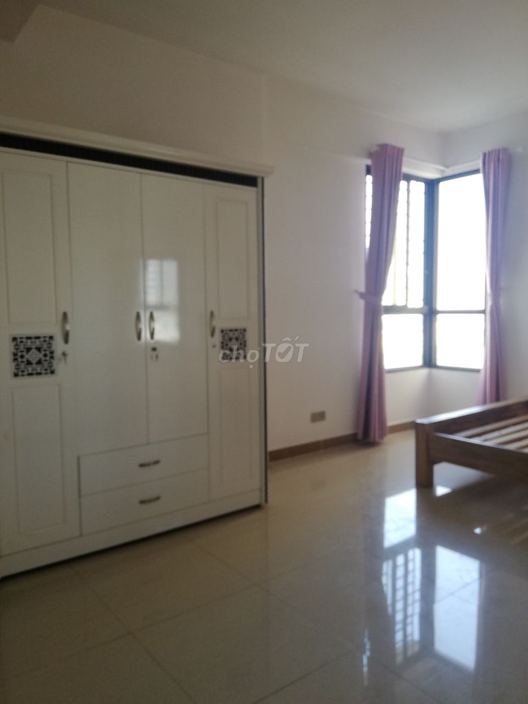 3 sleeping rooms 97 M2 – era Town only 9.5 million with interiors.