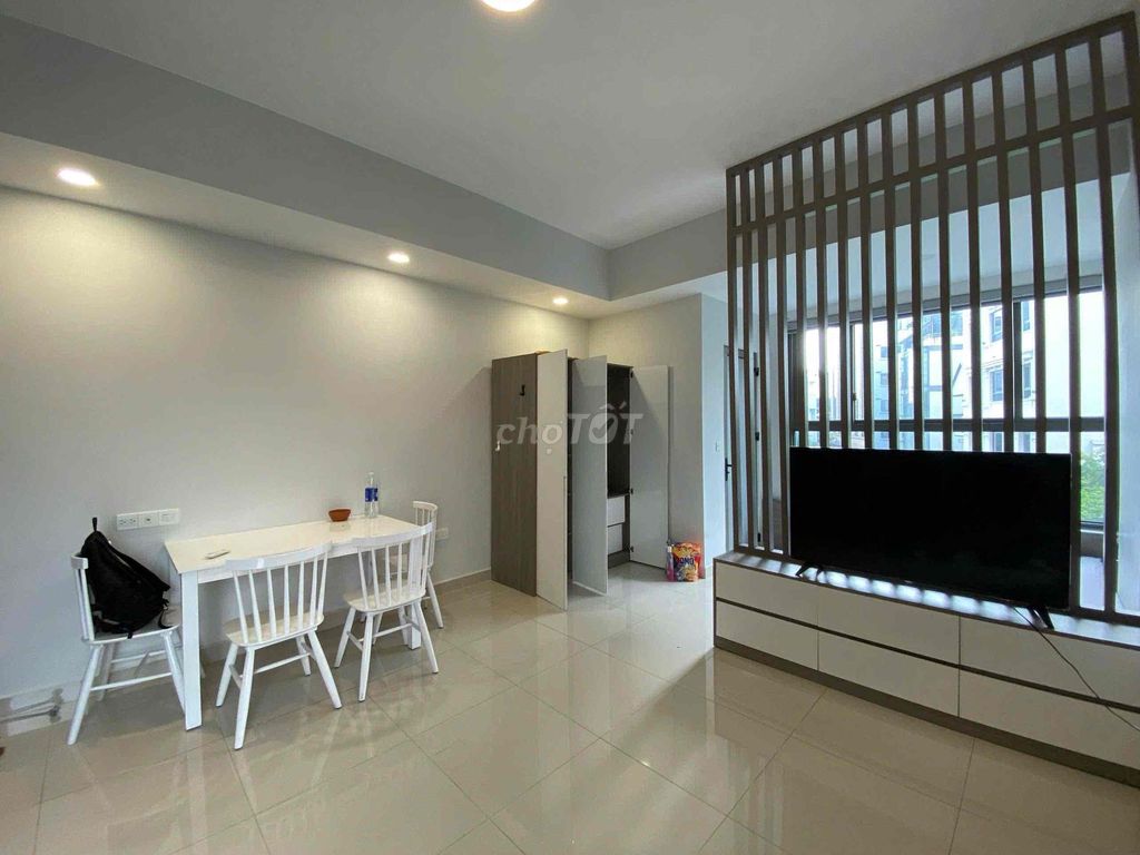 Rent a Botanica Premier apartment room in a bathroom. Near tsn airport