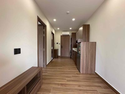 Rent a balcony bedroom-full interior-in-view-in-the-clock.