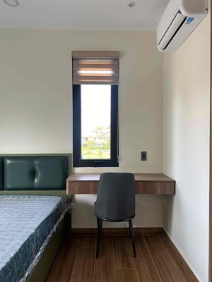 Rent a balcony bedroom-full interior-in-view-in-the-clock.