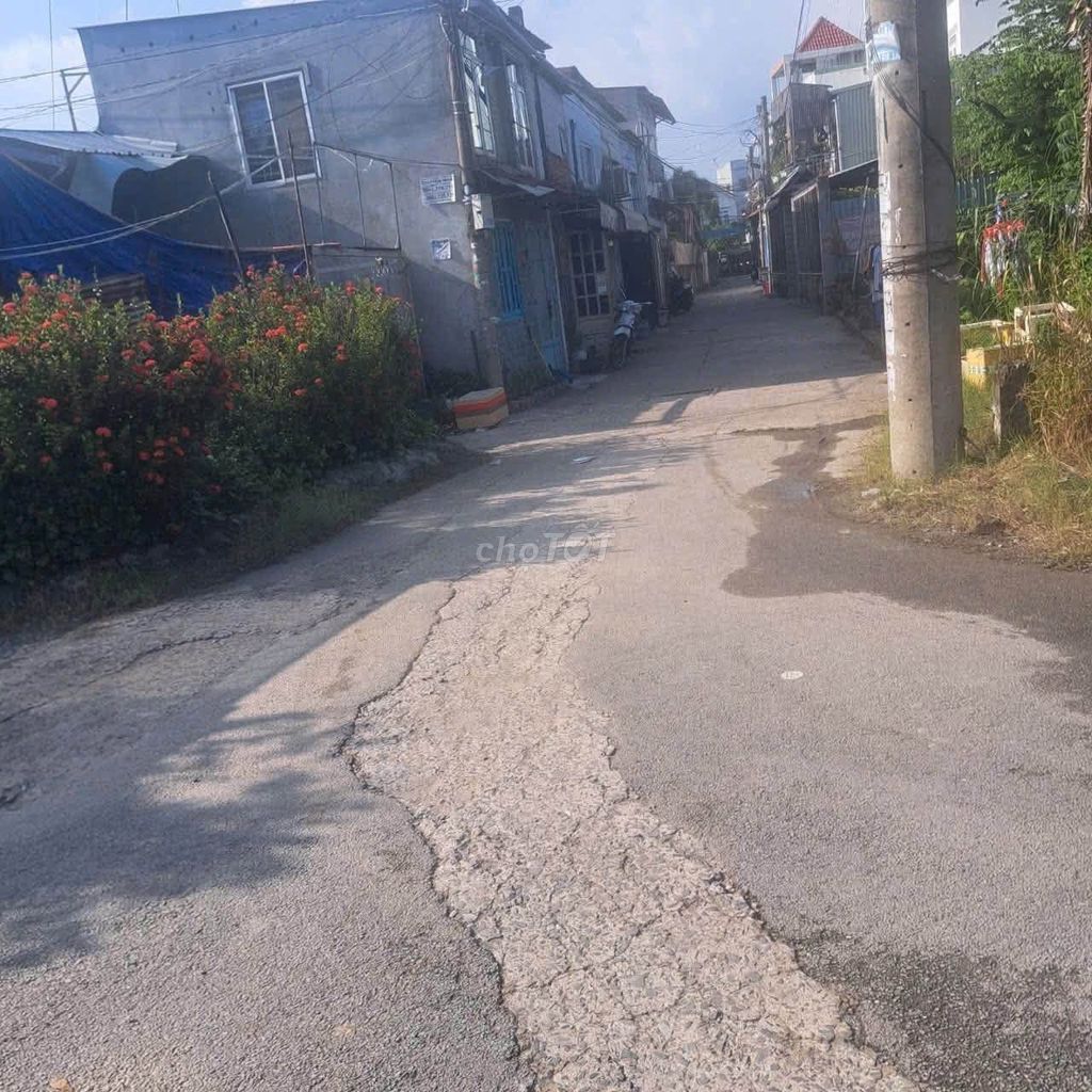 Rent the 11 p street house. Trường Thọ-1 1 is equal to 3 bedroom 1 toilet is worth 7 million a