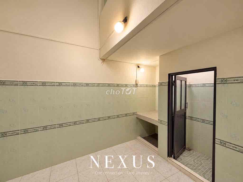 Tell Zhang the Price Room is 100 percent built near the 2 meters high.
