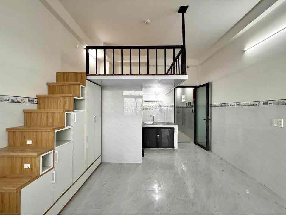 Rent Tân Bình Cách Mạng Tháng 8 balcony