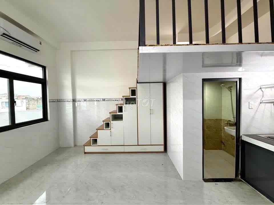 Rent Tân Bình Cách Mạng Tháng 8 balcony