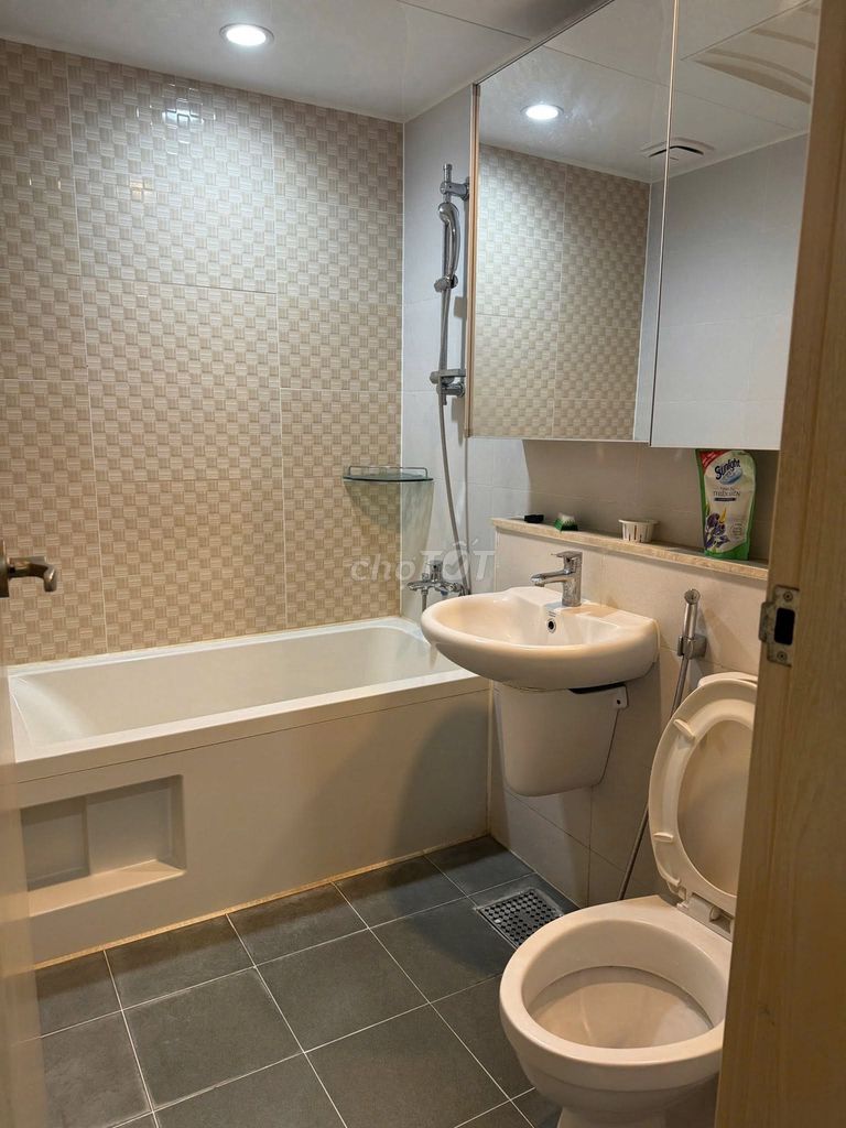 One bedroom, one living room, gave a large durability of the washing machine.