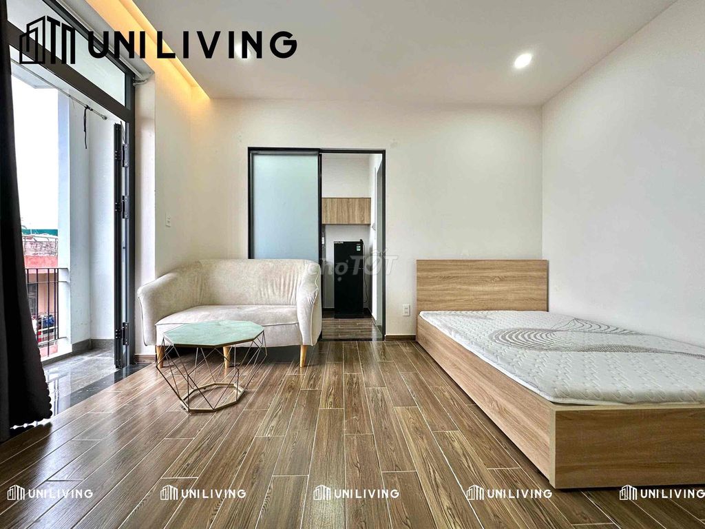 Rent the apartment. A balcony bedroom.