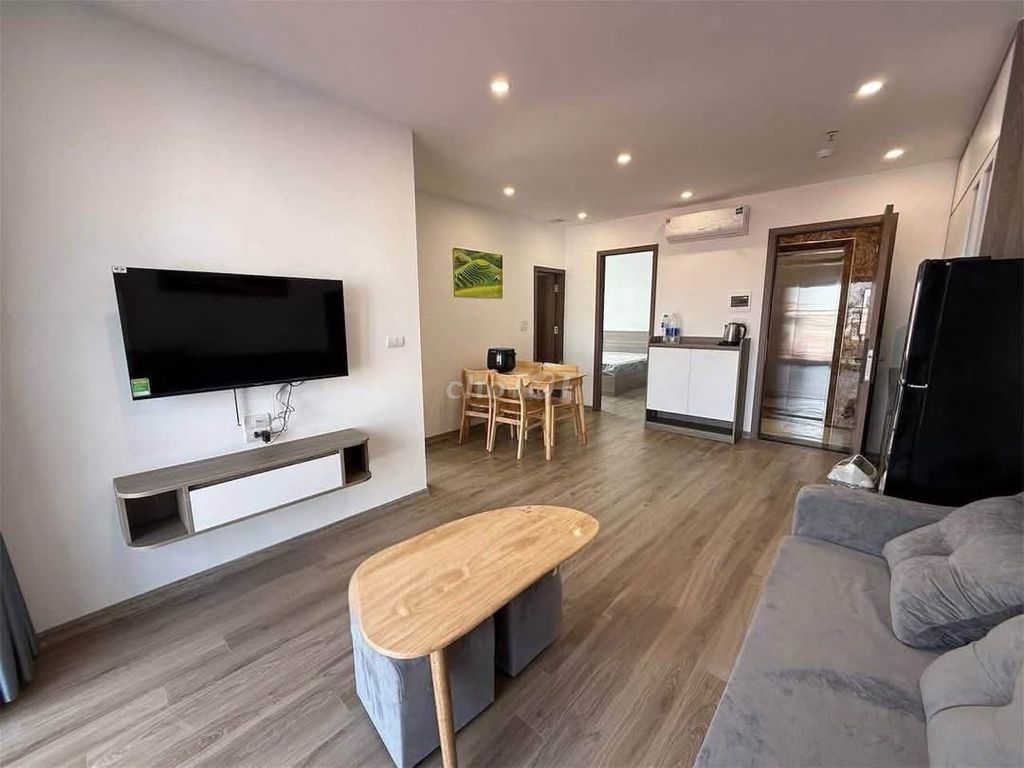 A niceBùi Đình Tuý-view bedroom with a private washing machine