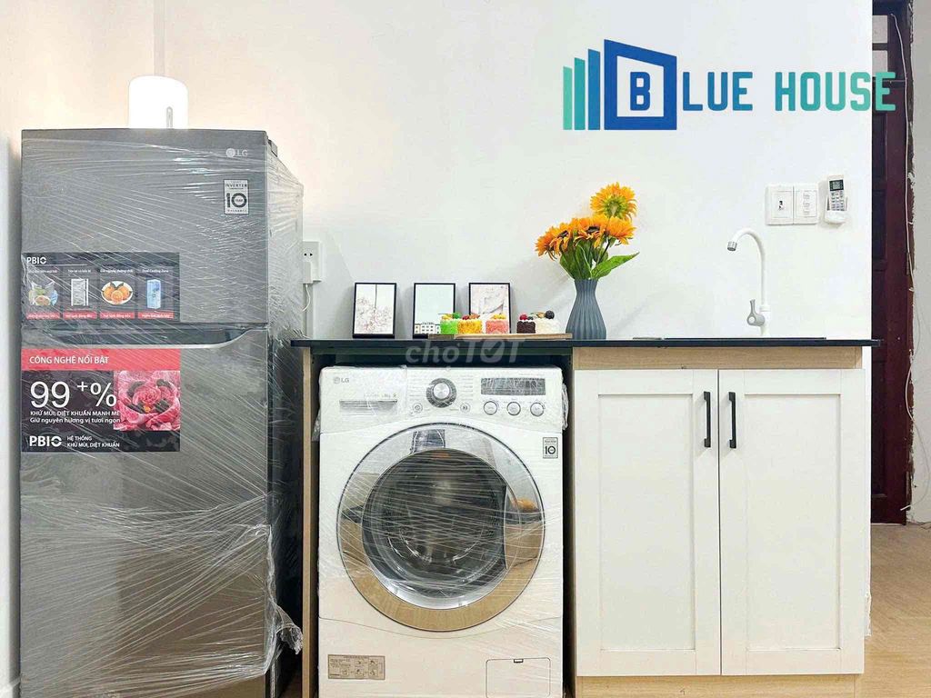 Open window studio, private washing machine in K300.