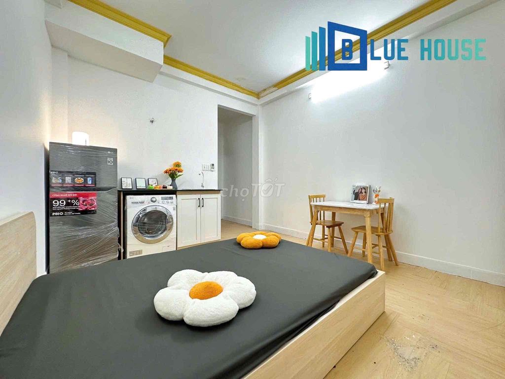 Open window studio, private washing machine in K300.