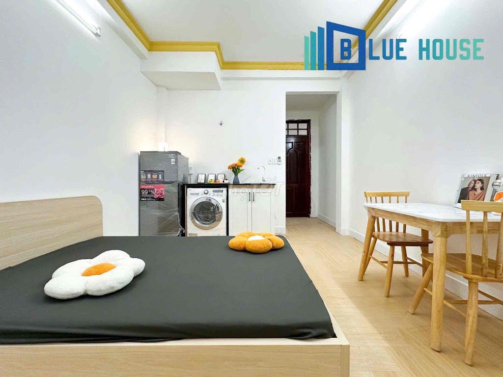 Open window studio, private washing machine in K300.