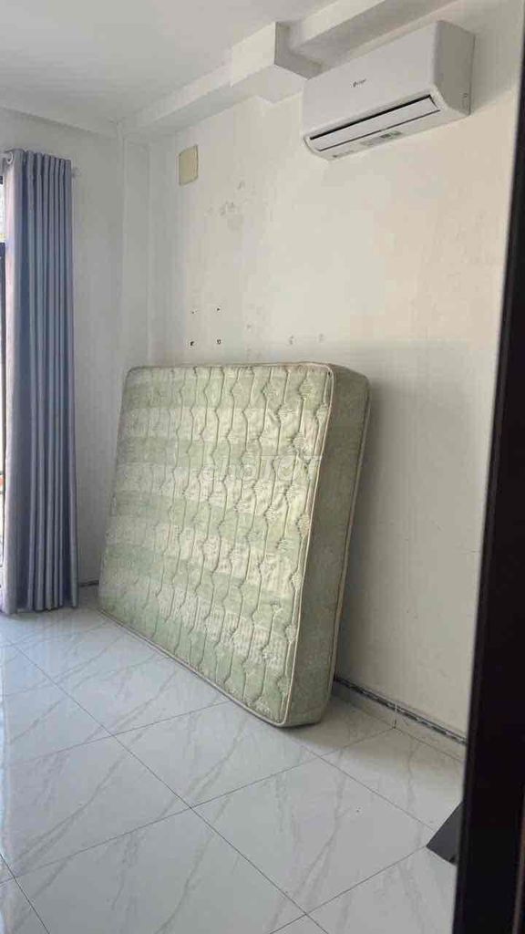 4 .3 Duprix Bancol right on Nguyễn Thị Thập.