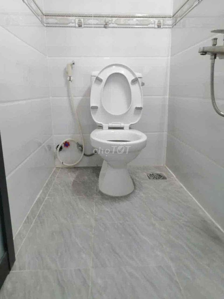 4 .3 Duprix Bancol right on Nguyễn Thị Thập.