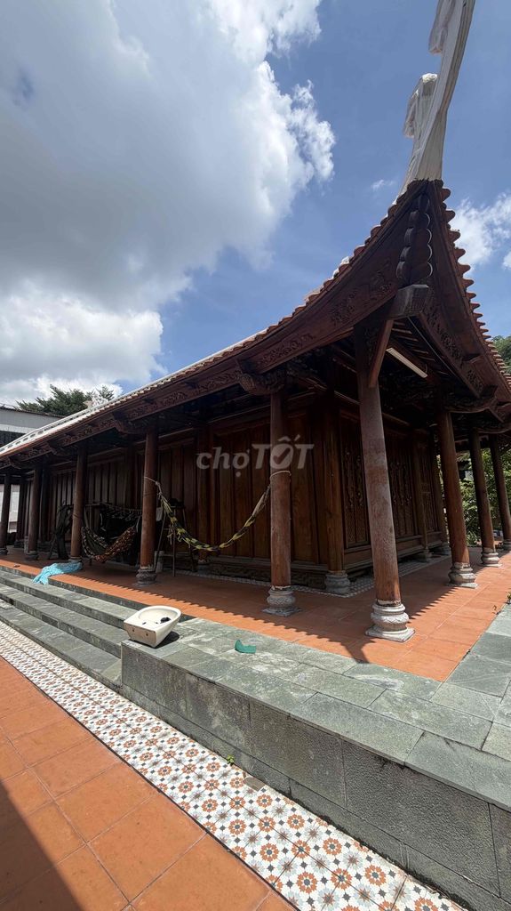 Hire the Pre-Present Gardens of the University of Acb near the Lotte District of 7 Slipper