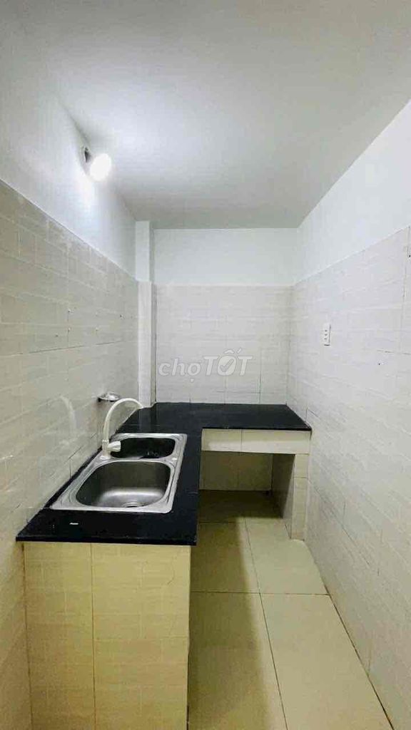 We'll rent a 46-foot-two-two-room room. Two clean toilets, three-foot Phạm Văn Đồng.