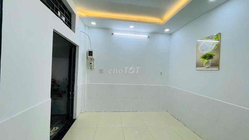 We'll rent a 46-foot-two-two-room room. Two clean toilets, three-foot Phạm Văn Đồng.