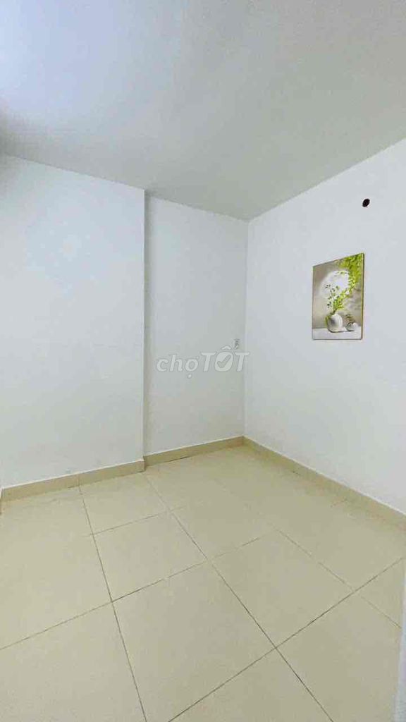 We'll rent a 46-foot-two-two-room room. Two clean toilets, three-foot Phạm Văn Đồng.