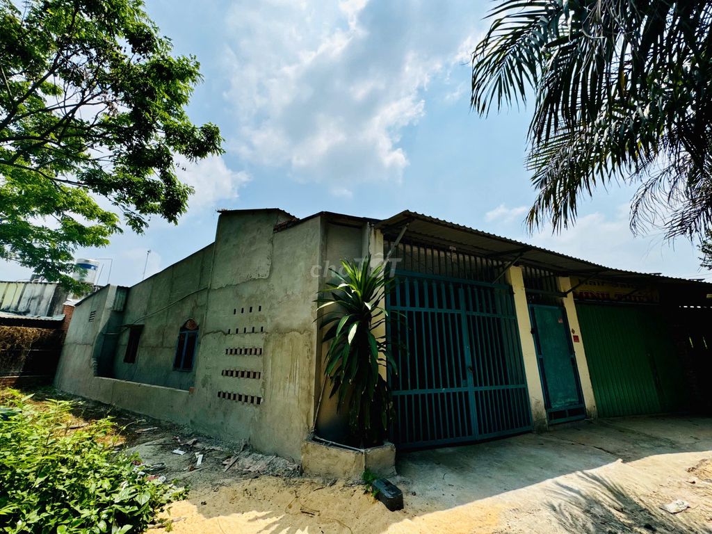 Rent Củ Chi root house in cash, eight meters, four bedrooms, three bathrooms near the market