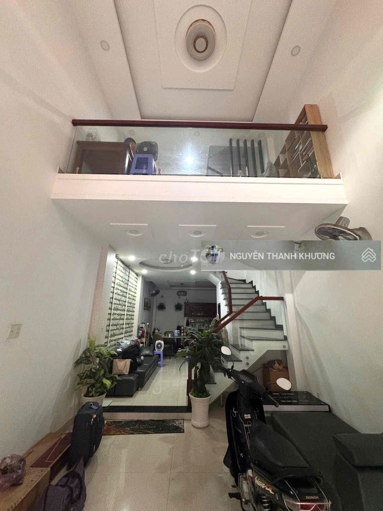 The Dương Quảng Hàm alley building was built in the area of 6 - G.