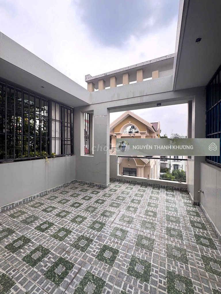 The Dương Quảng Hàm alley building was built in the area of 6 - G.