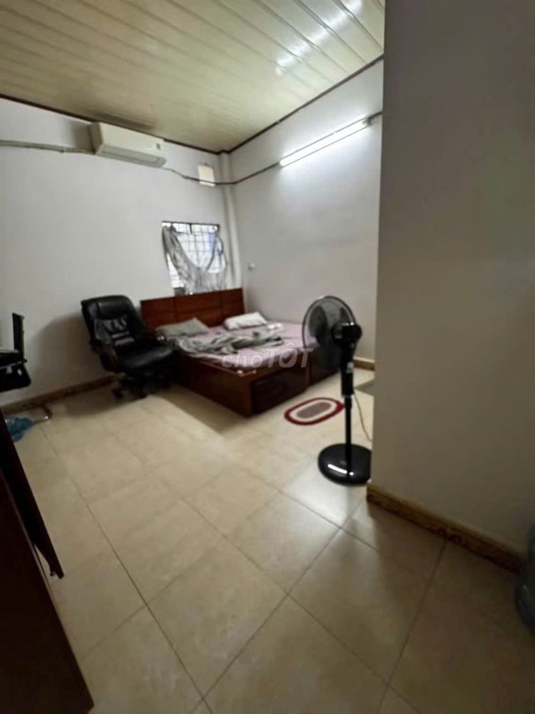 The alleyhouse of 449 Great Masters 4.2 x 10, 2 bedrooms 2 15 million