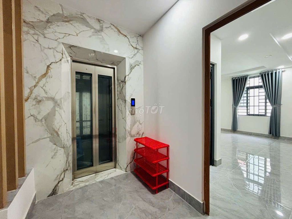 Rent a full-intube hotel room for 5 million.