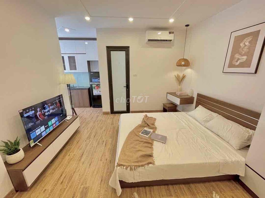 Studio Room, 40 m2_Hoàng Văn Thụ balcony