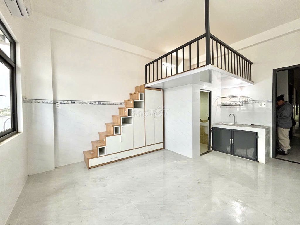 A full interior in the living room. Phan Văn Hớn has a newly built elevator.