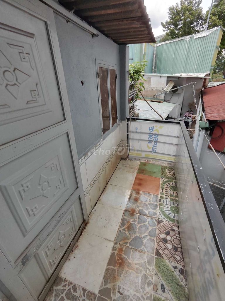 Rent the entire house on the day of the Conveyed Tree and School of Staff.