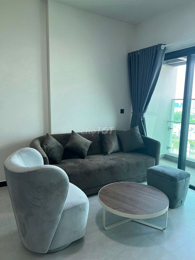 Rent three bedrooms. Three toilets. 110 meters. - delasol County 4, nice house.