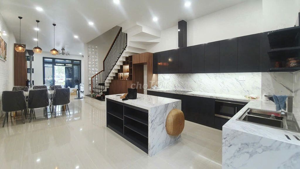 Rent a house on the Tân Phong, 7-3th-story district -- 26 million a month.