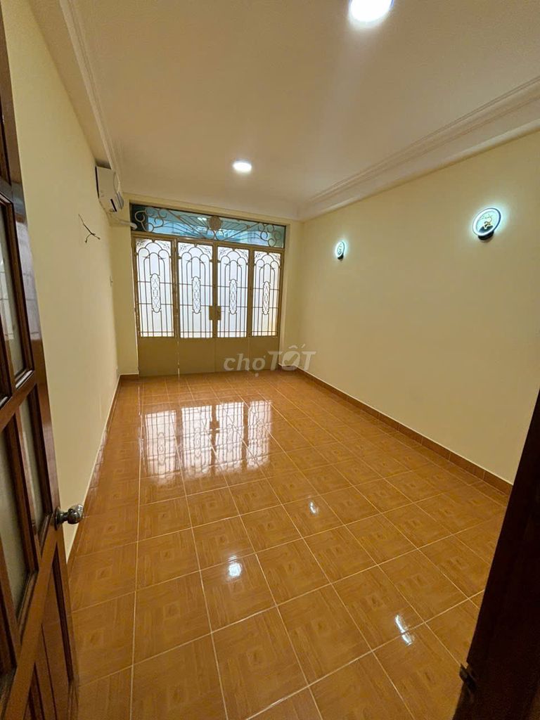 Nguyễn Tiểu La Banking House 3 x14 - 4 3rd floor bedroom