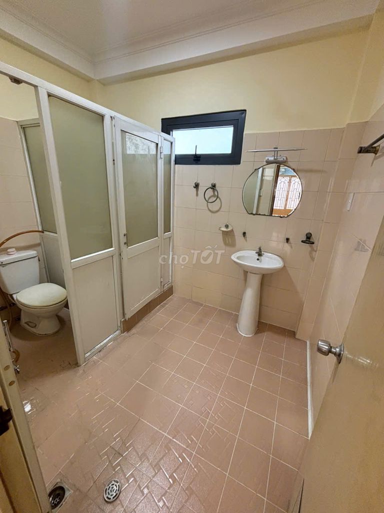 Nguyễn Tiểu La Banking House 3 x14 - 4 3rd floor bedroom