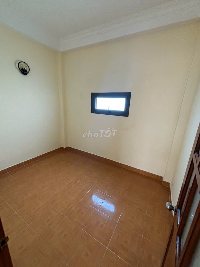 Nguyễn Tiểu La Banking House 3 x14 - 4 3rd floor bedroom