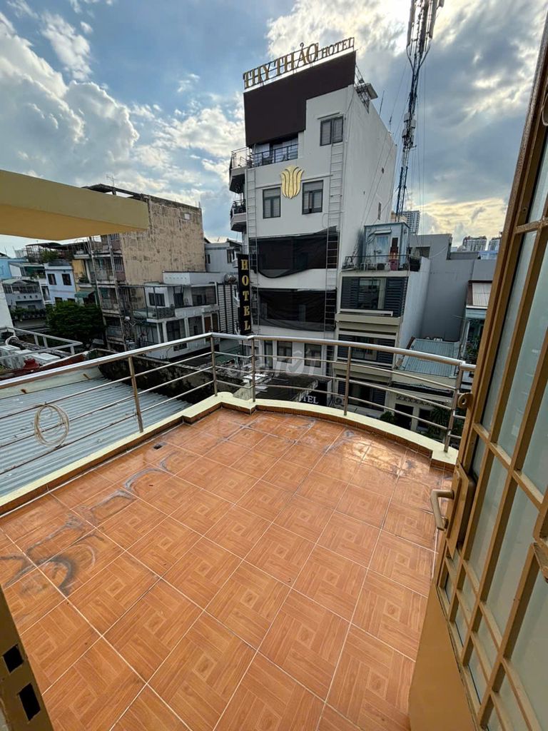 Nguyễn Tiểu La Banking House 3 x14 - 4 3rd floor bedroom