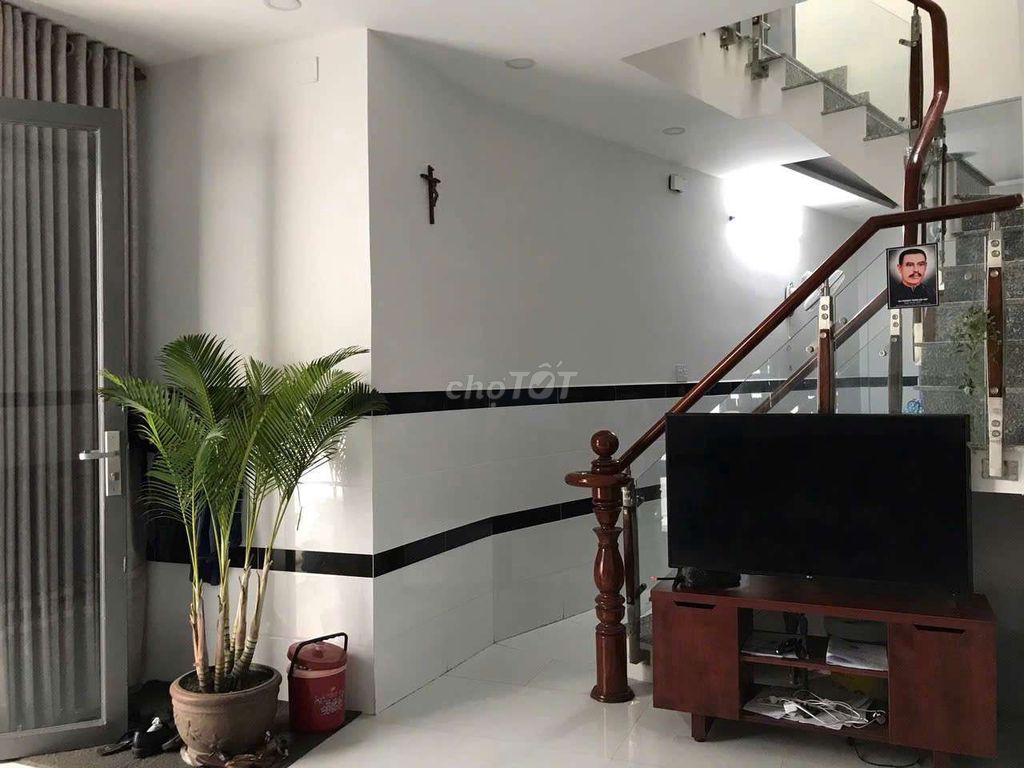 Phạm Văn Hai - 4 suite 3 floors