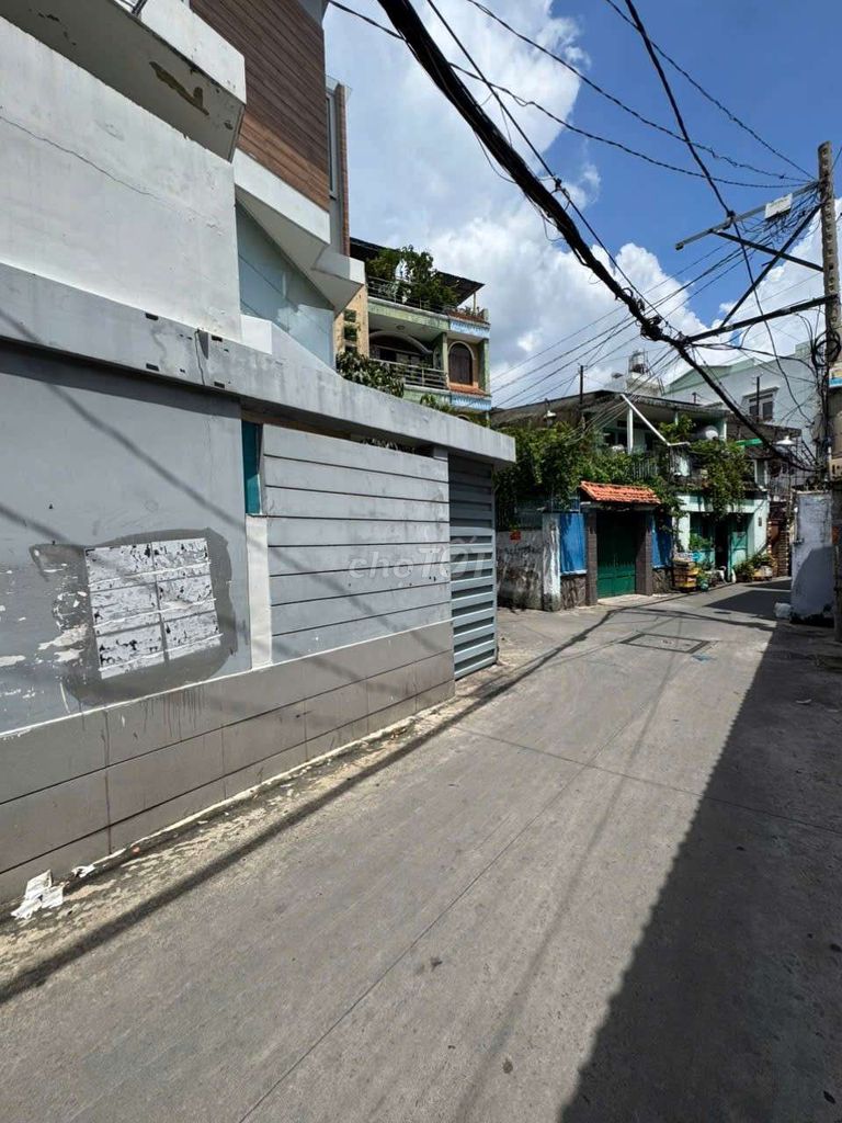 Nguyễn Thái Sơn area (4.5 x18 m) 3 new correctional paint floors hxt