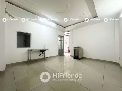The student room is wide open, near the new Thoại Ngọc Hầu.
