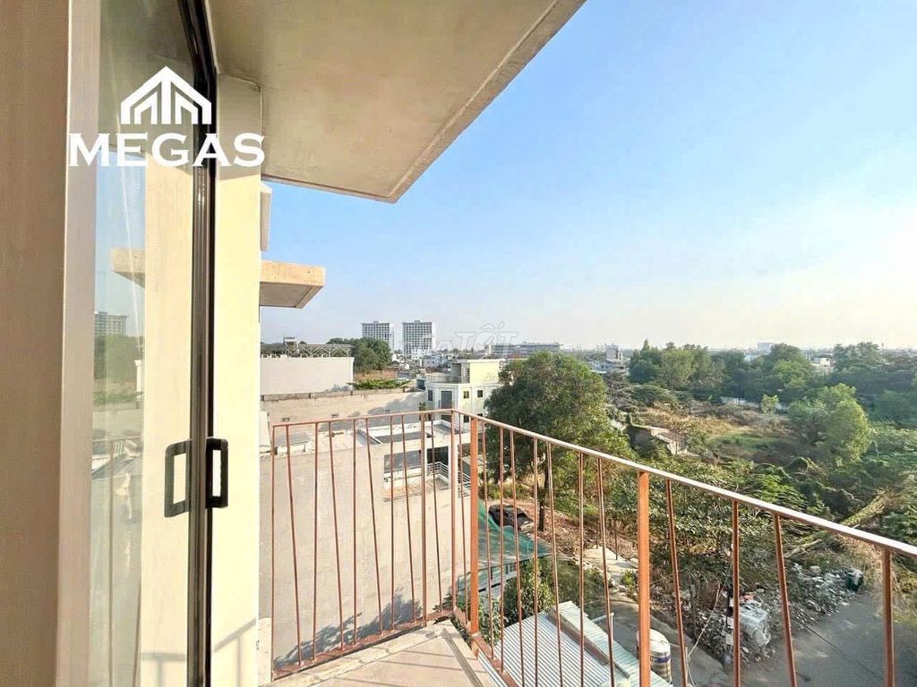 Open the balcony with a super-sluckety sky-fpt