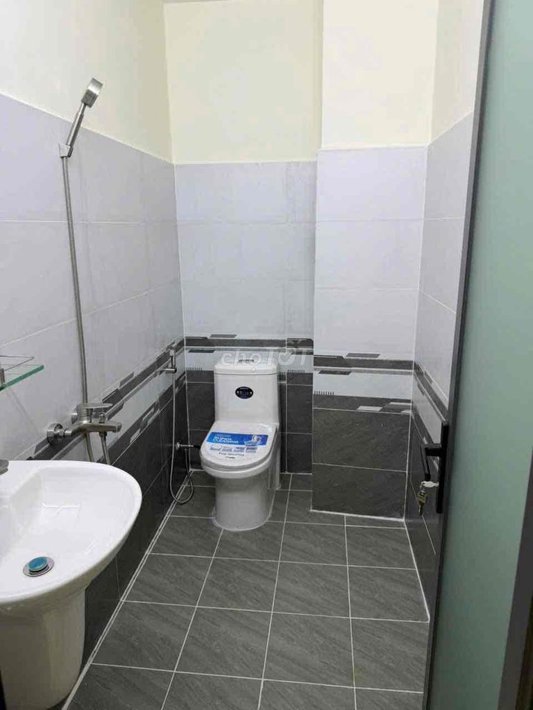 New house 100%(4 x14 M) is 9-bhh car alley 4th floor bedroom v to